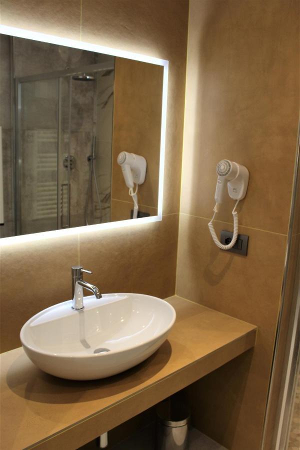 B&B Primrose Residence Hotel リミニ エクステリア 写真