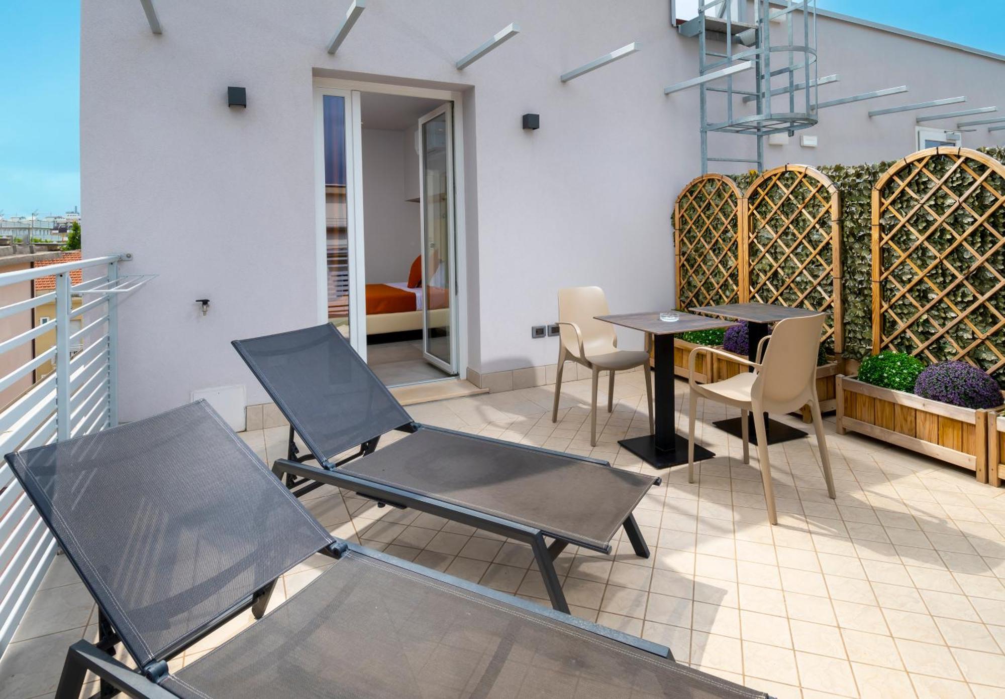 B&B Primrose Residence Hotel リミニ エクステリア 写真